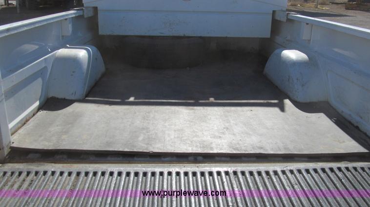 image for item G5591 2000 Chevrolet 2500 pickup truck