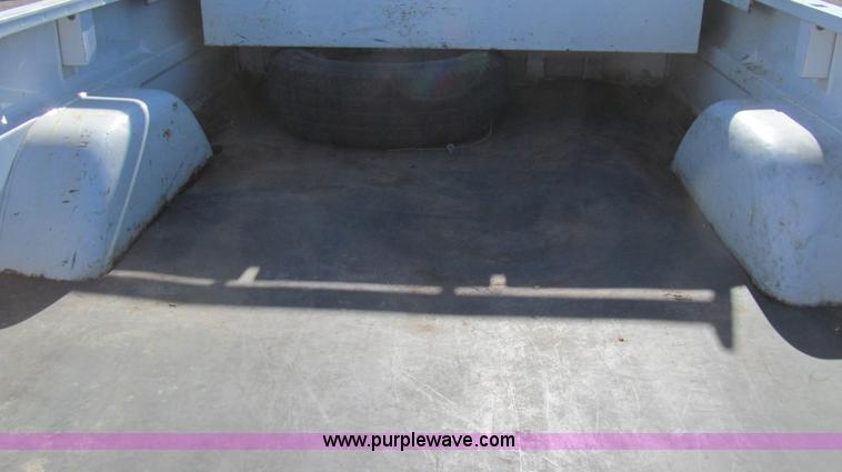 image for item G5591 2000 Chevrolet 2500 pickup truck