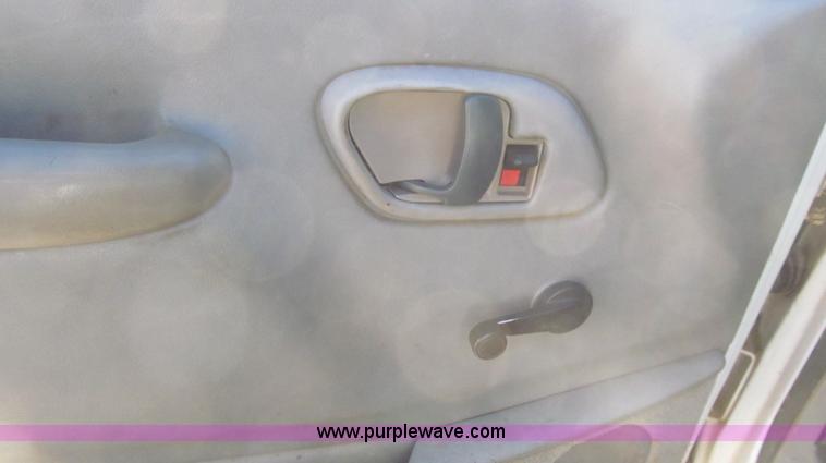 image for item G5591 2000 Chevrolet 2500 pickup truck