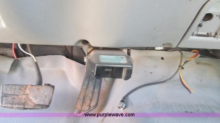 image for item G5591 2000 Chevrolet 2500 pickup truck