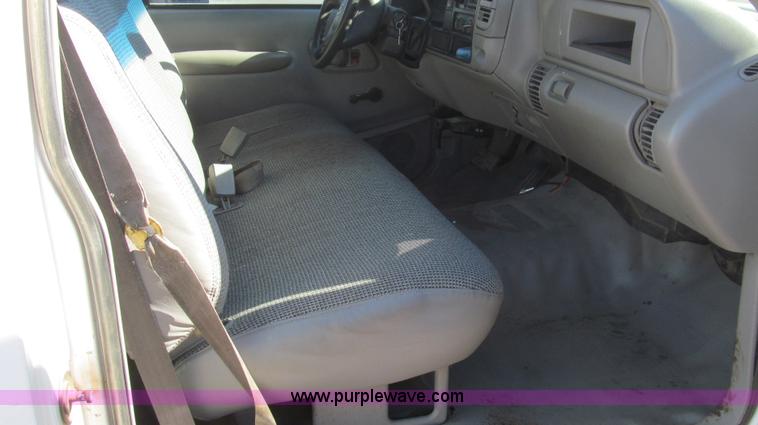 image for item G5591 2000 Chevrolet 2500 pickup truck