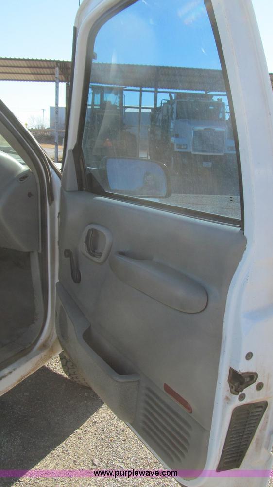 image for item G5591 2000 Chevrolet 2500 pickup truck