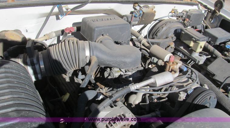 image for item G5591 2000 Chevrolet 2500 pickup truck