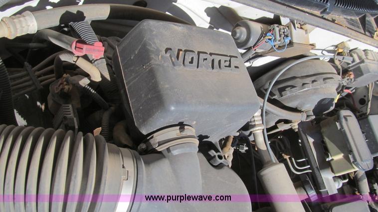 image for item G5591 2000 Chevrolet 2500 pickup truck