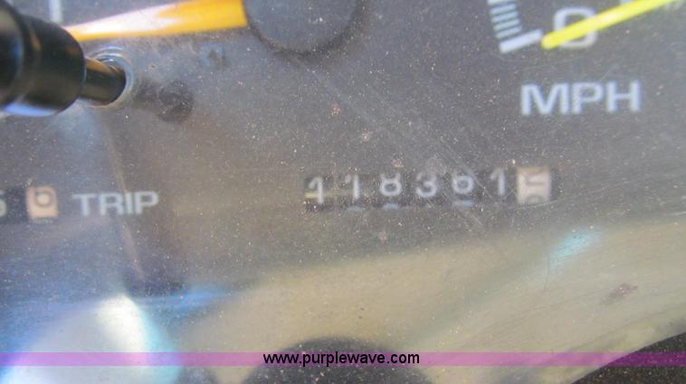 image for item G5591 2000 Chevrolet 2500 pickup truck