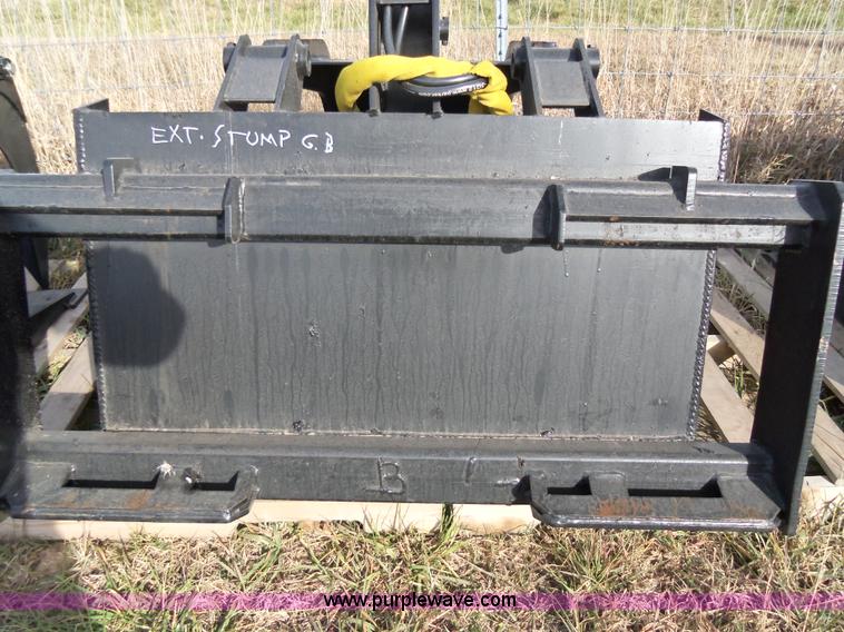 image for item H9874 Wildkat heavy duty grapple skid steer bucket