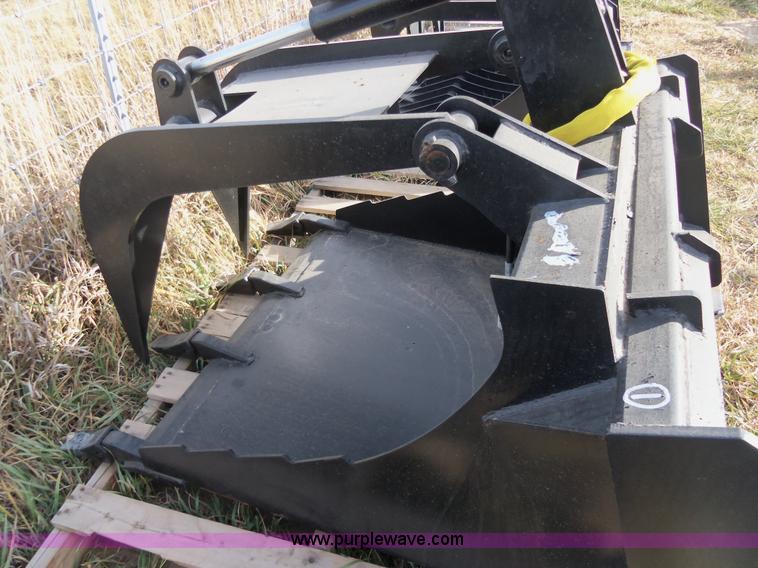 image for item H9874 Wildkat heavy duty grapple skid steer bucket