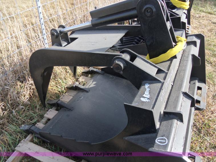 image for item H9874 Wildkat heavy duty grapple skid steer bucket