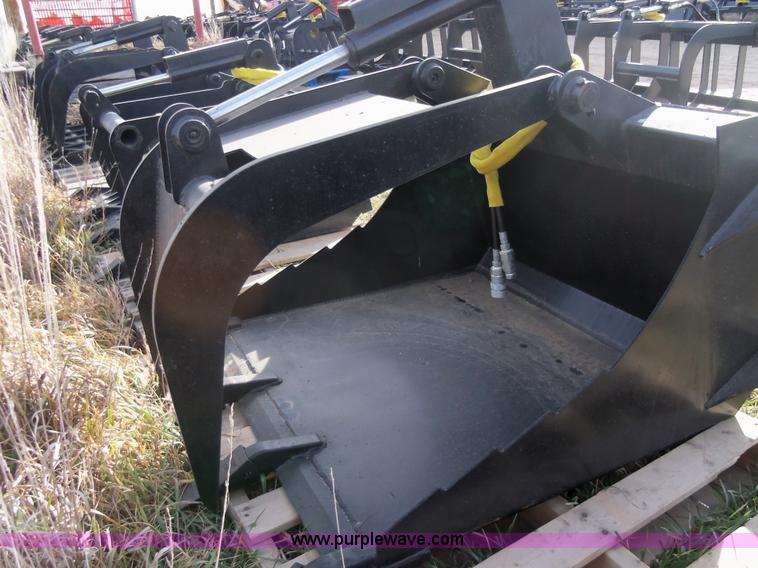 image for item H9874 Wildkat heavy duty grapple skid steer bucket