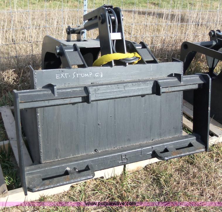 image for item H9874 Wildkat heavy duty grapple skid steer bucket