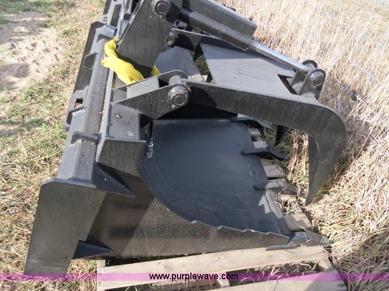 image for item H9874 Wildkat heavy duty grapple skid steer bucket