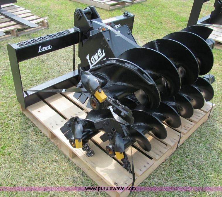 image for item I9814 Lowe 750CLH hydraulic auger attachment