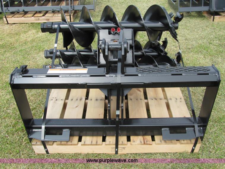 image for item I9814 Lowe 750CLH hydraulic auger attachment