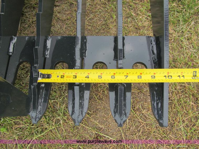 image for item I9816 Stout XHD82 rock bucket grapple attachment