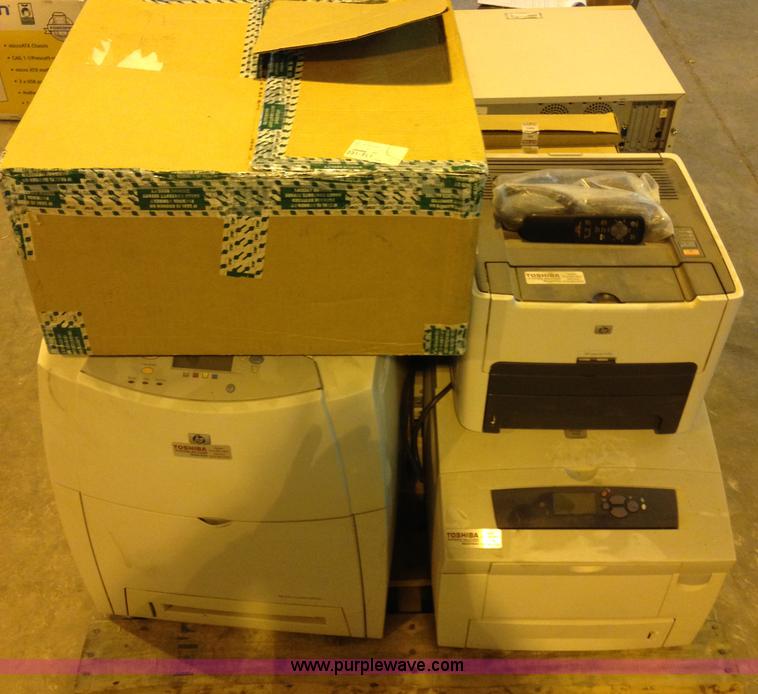 image for item B1706 Assorted electronics