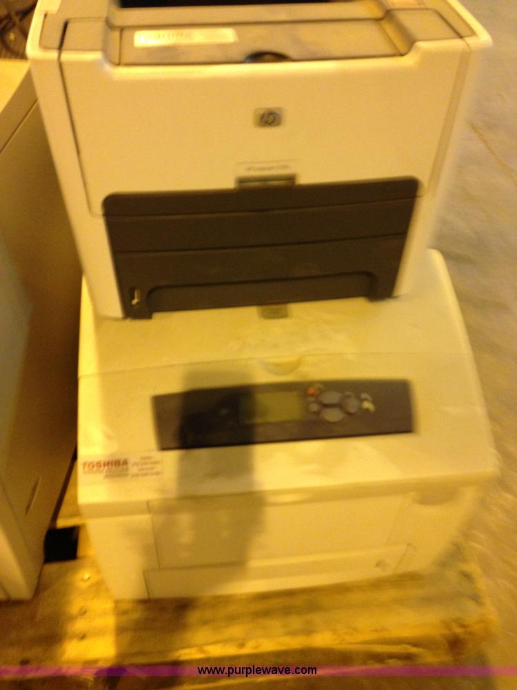 image for item B1706 Assorted electronics