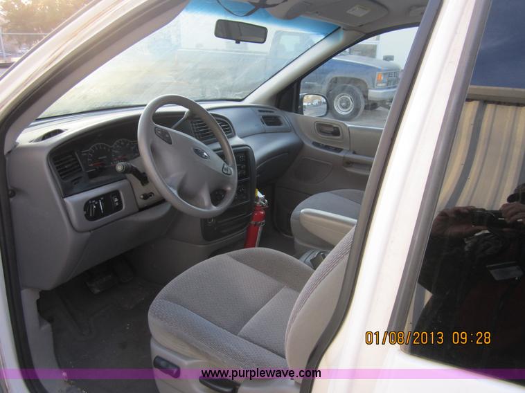image for item B1725 2001 Ford Windstar LX van