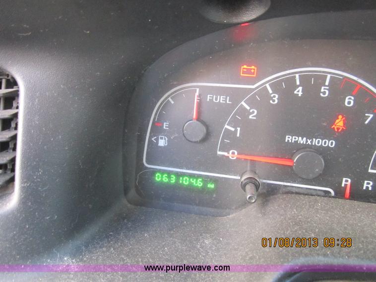 image for item B1725 2001 Ford Windstar LX van