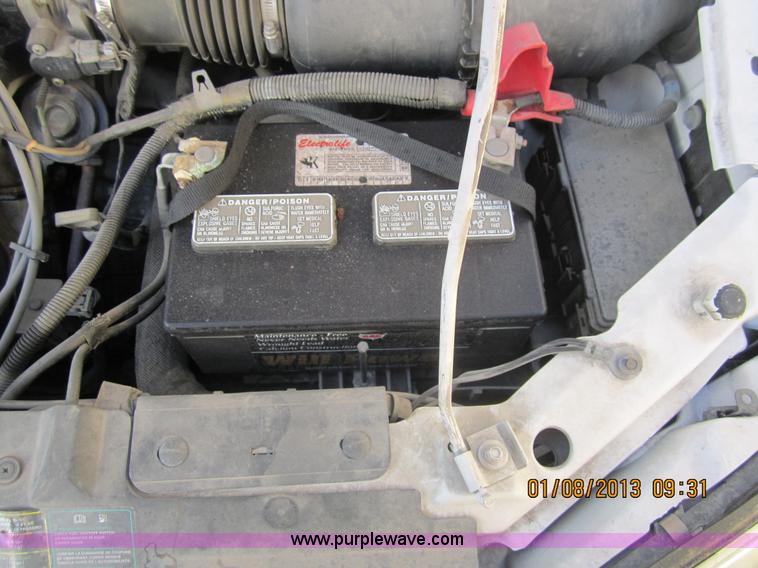 image for item B1725 2001 Ford Windstar LX van