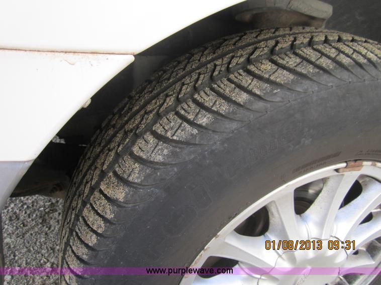 image for item B1725 2001 Ford Windstar LX van