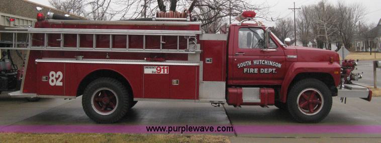 image for item B8446 1980 Ford F700 firetruck