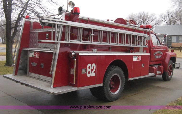 image for item B8446 1980 Ford F700 firetruck