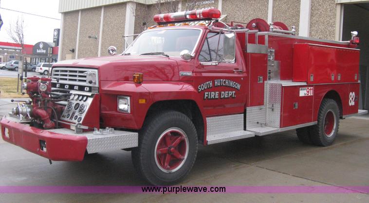 image for item B8446 1980 Ford F700 firetruck