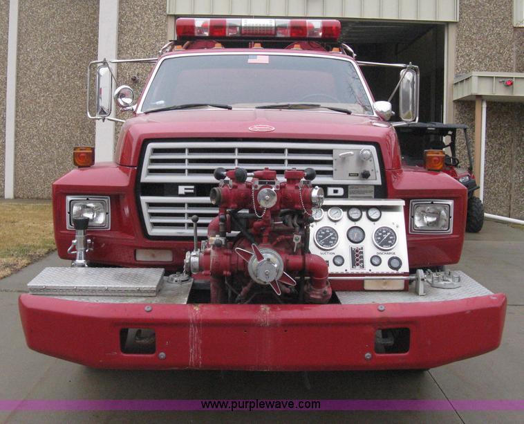 image for item B8446 1980 Ford F700 firetruck