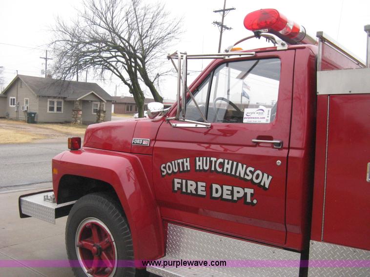 image for item B8446 1980 Ford F700 firetruck