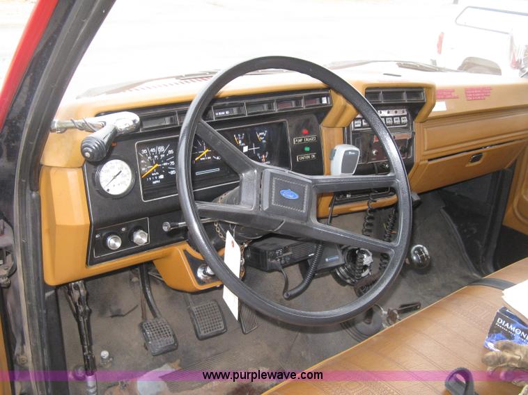 image for item B8446 1980 Ford F700 firetruck