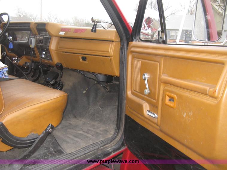 image for item B8446 1980 Ford F700 firetruck