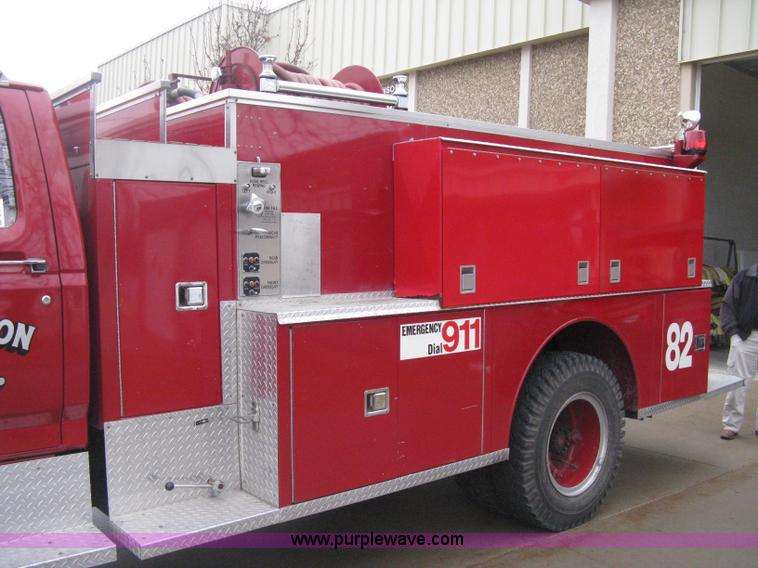 image for item B8446 1980 Ford F700 firetruck