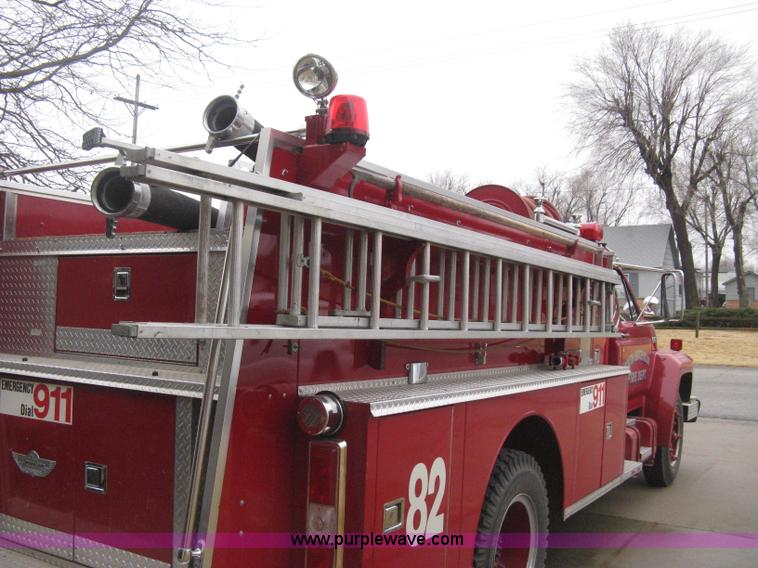 image for item B8446 1980 Ford F700 firetruck