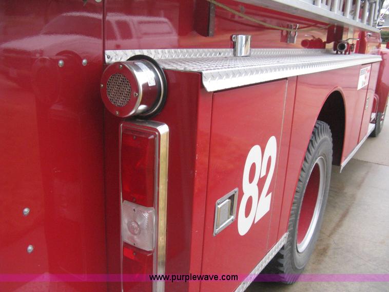 image for item B8446 1980 Ford F700 firetruck