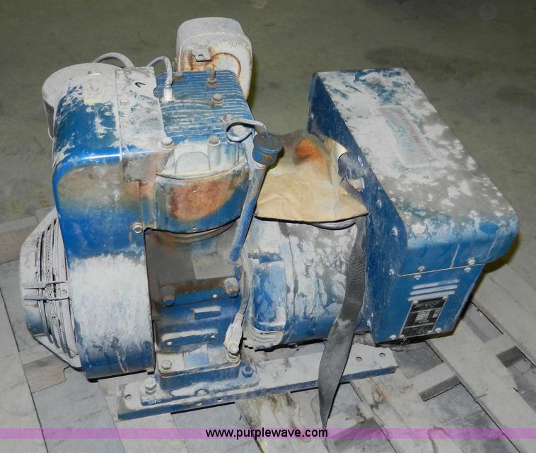 image for item C9981 Winco generator