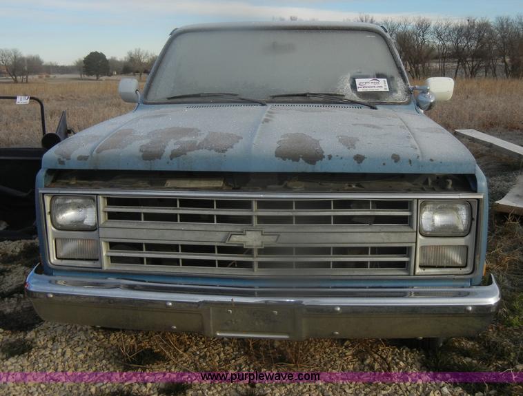 image for item D4564 1985 Chevrolet Custom Deluxe 10 pickup truck