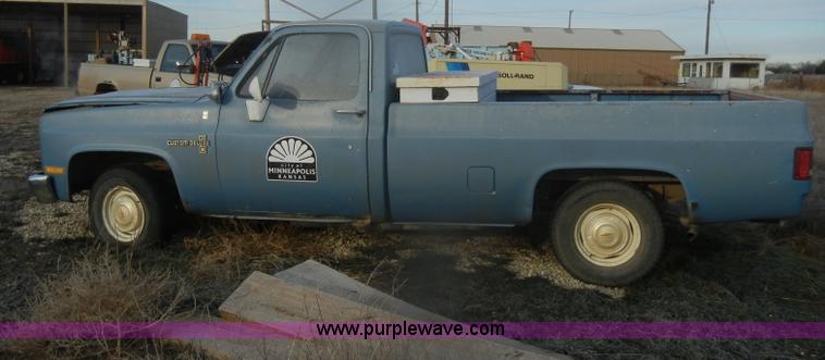 image for item D4564 1985 Chevrolet Custom Deluxe 10 pickup truck