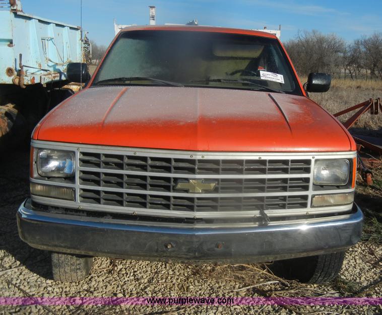 image for item D4571 1988 Chevrolet Cheyenne 3500 pickup truck
