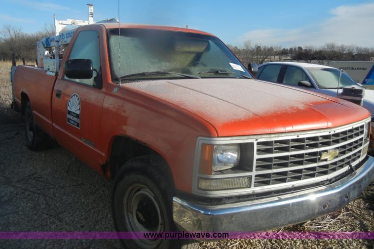 image for item D4571 1988 Chevrolet Cheyenne 3500 pickup truck