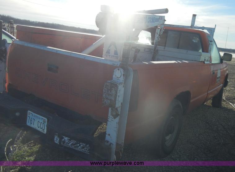 image for item D4571 1988 Chevrolet Cheyenne 3500 pickup truck