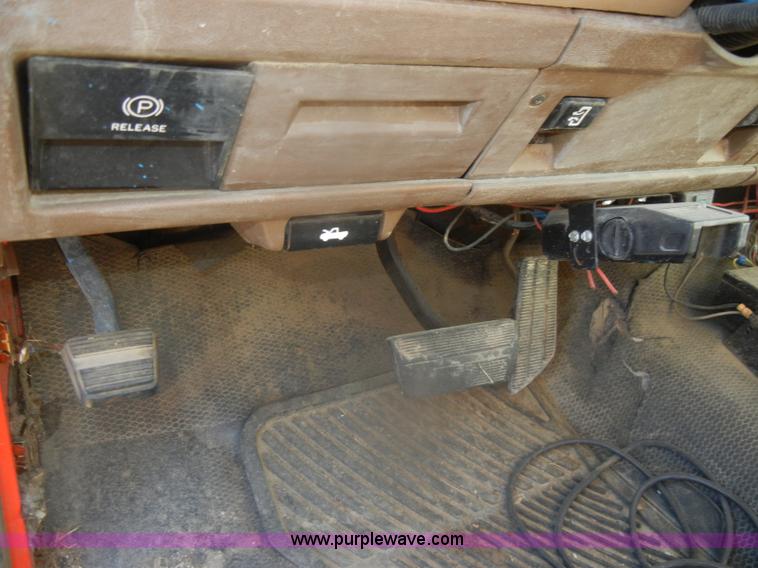 image for item D4571 1988 Chevrolet Cheyenne 3500 pickup truck