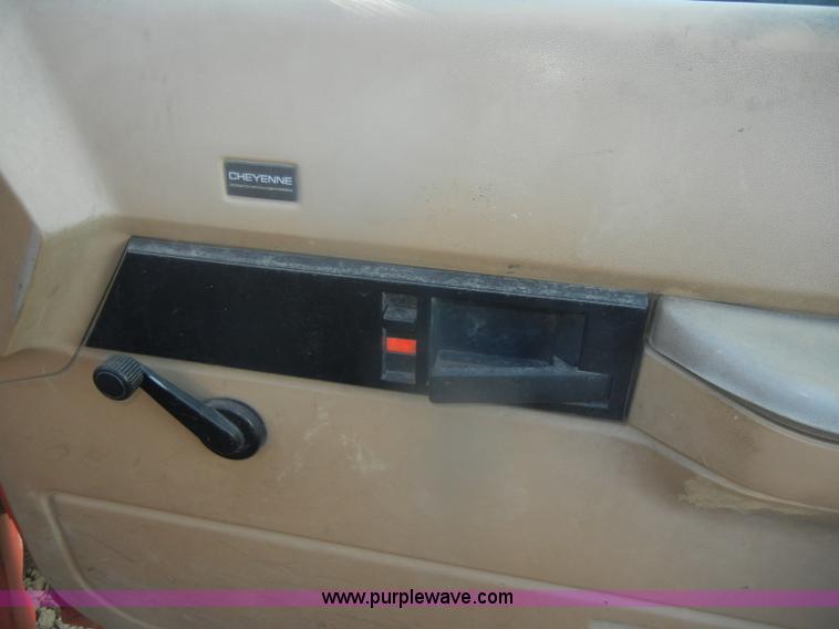 image for item D4571 1988 Chevrolet Cheyenne 3500 pickup truck