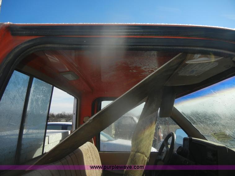 image for item D4571 1988 Chevrolet Cheyenne 3500 pickup truck