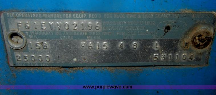 image for item D4572 1975 Ford F600 dump truck