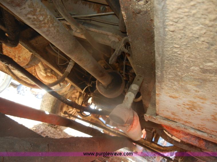 image for item D4572 1975 Ford F600 dump truck