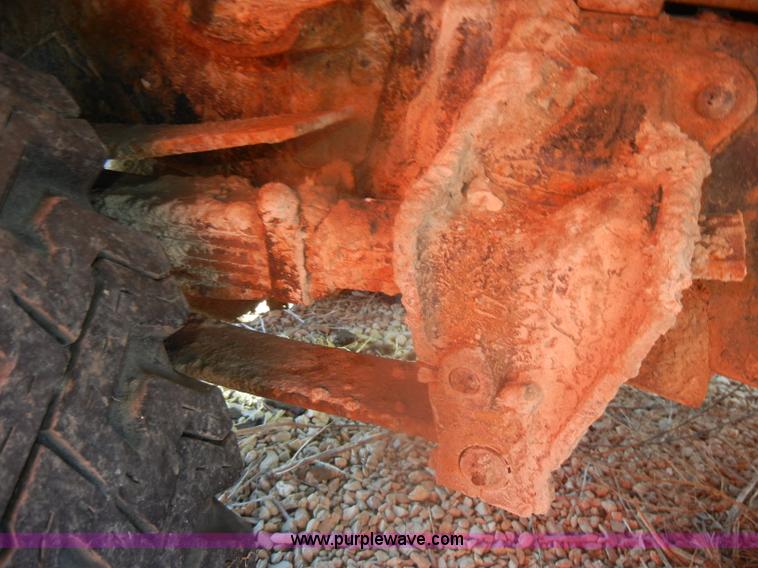 image for item D4572 1975 Ford F600 dump truck