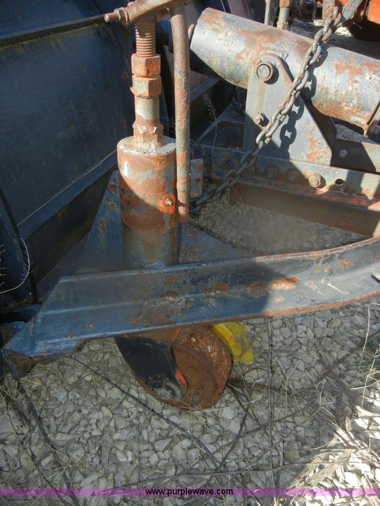 image for item D4572 1975 Ford F600 dump truck