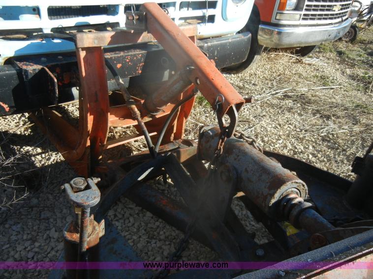 image for item D4572 1975 Ford F600 dump truck