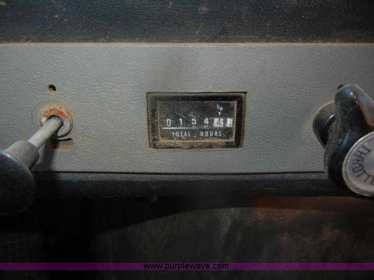 image for item D4573 1989 Ford L8000 dump truck