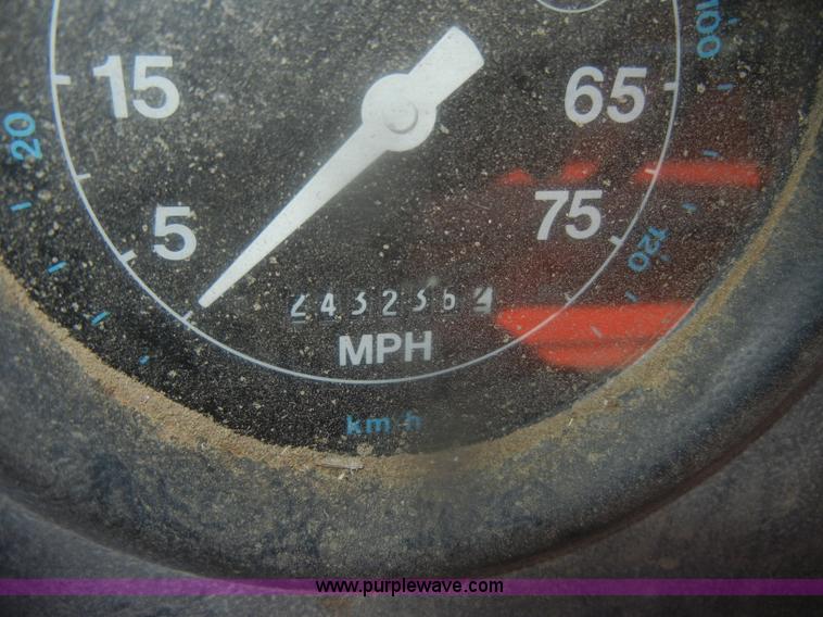 image for item D4573 1989 Ford L8000 dump truck